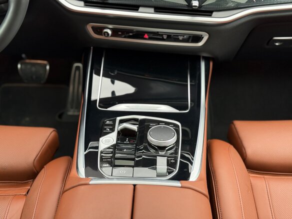2026 BMW X7 40d I (G07) Рестайлинг, чёрный, 15189000 рублей - вид 17