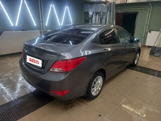 2015 Hyundai Solaris I Рестайлинг, серый, 750000 рублей, вид 4