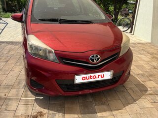 2012 Toyota Yaris III, красный, 950000 рублей, вид 1