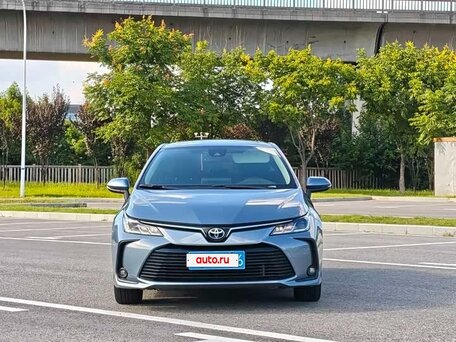 2022 Toyota Corolla XII (E210), серебристый, 1849999 рублей, вид 2