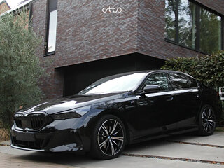 2024 BMW 5 серии 520i VIII (G60/G61/G68), чёрный, 6200000 рублей, вид 5