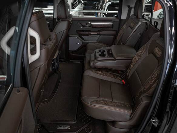2026 Ram 1500 Crew Cab V Рестайлинг, чёрный - вид 19