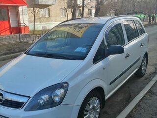 2011 Opel Zafira B Рестайлинг, белый, 450000 рублей, вид 1