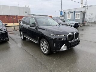 2023 BMW X7 40i I (G07) Рестайлинг, чёрный, 12977000 рублей, вид 4