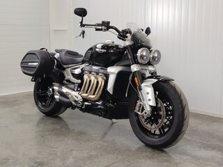 2024 Triumph Rocket 3, чёрный, 2349000 рублей, вид 2