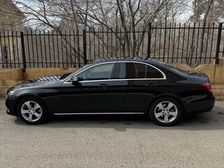 2017 Mercedes-Benz E-Класс 200 V (W213, S213, C238), чёрный, 2100000 рублей, вид 3