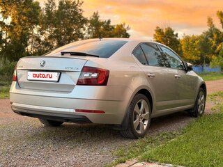 2018 Skoda Octavia III (A7) Рестайлинг, серебристый, 1650000 рублей, вид 4