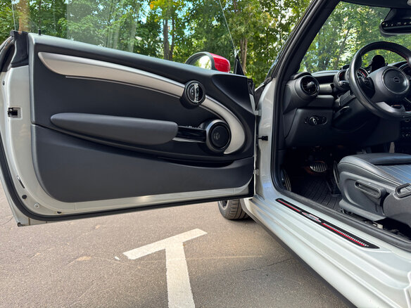 2019 Mini Hatch JCW III (F55/F56) Рестайлинг, серебристый, 3520000 рублей - вид 5