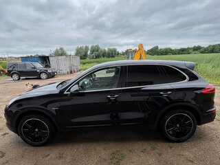 2014 Porsche Cayenne Diesel II Рестайлинг (958), чёрный, 3700000 рублей, вид 3