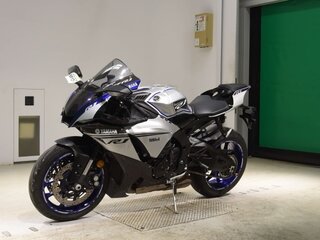 2024 Yamaha YZF-R1, серебристый, 1925000 рублей, вид 4