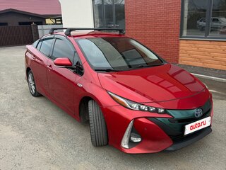 2017 Toyota Prius PHV ZVW52 Prime IV (XW50), красный, 2330000 рублей, вид 2