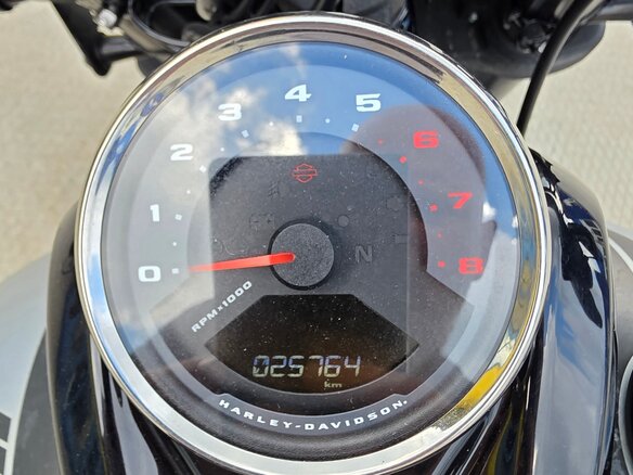 2020 Harley-Davidson Fat Bob, серебристый, 1500000 рублей - вид 10