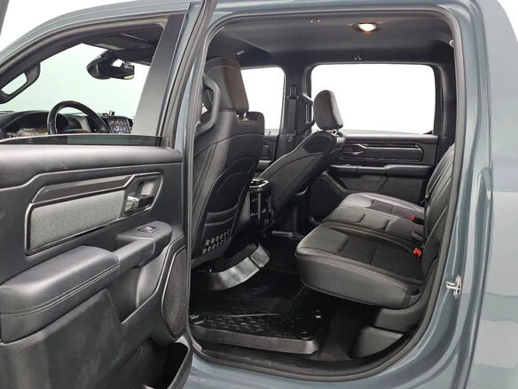 2021 Ram 1500 Quad Cab V, голубой, 5900000 рублей - вид 8