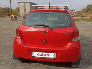 2009 Toyota Yaris II Рестайлинг, красный, 500000 рублей, вид 4