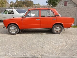 1979 Lada (ВАЗ) 21011, оранжевый, 350000 рублей, вид 3