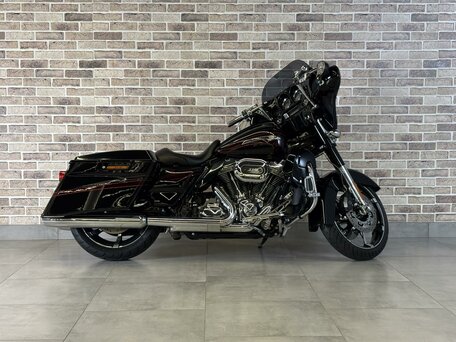 2011 Harley-Davidson CVO Street Glide, чёрный, 1211000 рублей, вид 1