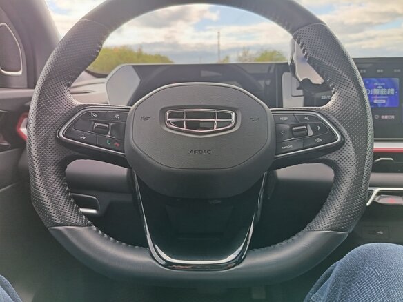 2024 Geely Coolray (Binyue Cool) I Рестайлинг, белый, 2000000 рублей - вид 17