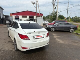 2015 Hyundai Solaris I Рестайлинг, белый, 548000 рублей, вид 3