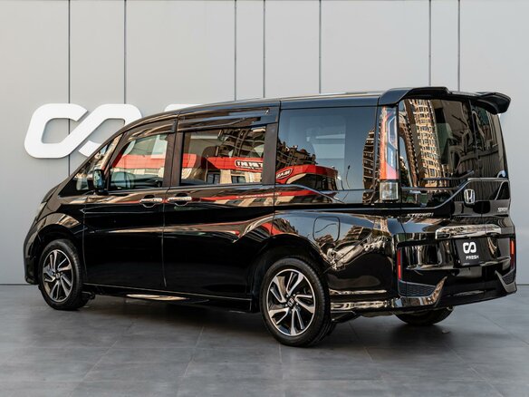 2016 Honda Stepwgn Spada V, чёрный, 2030000 рублей - вид 1