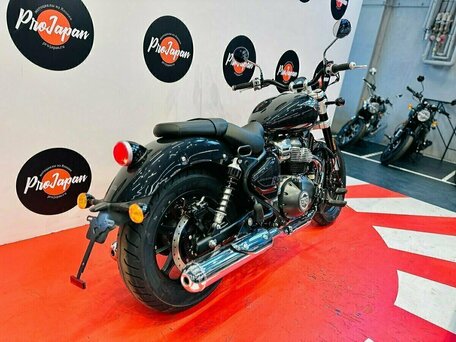2026 Royal Enfield Super Meteor, чёрный, 744000 рублей, вид 3