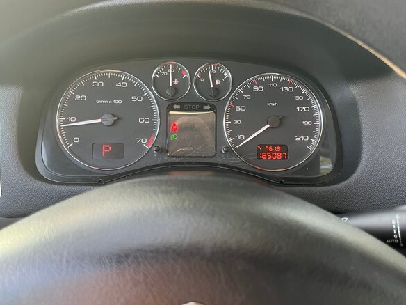 2007 Peugeot 307 I Рестайлинг, красный, 500000 рублей - вид 5