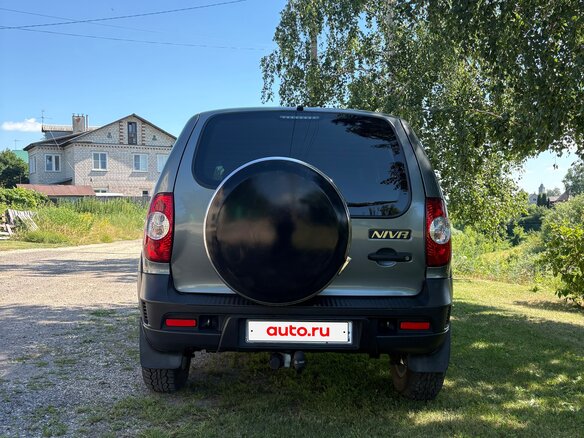 2018 Chevrolet Niva I Рестайлинг, серый, 780000 рублей - вид 2