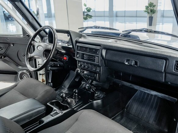 2014 Lada (ВАЗ) 2121 (4x4) I Рестайлинг, белый, 325000 рублей - вид 9