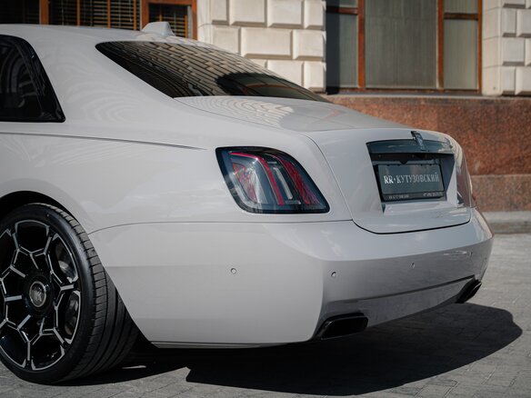2026 Rolls-Royce Ghost Black Badge II Рестайлинг (Series II), серый, 58900000 рублей - вид 13