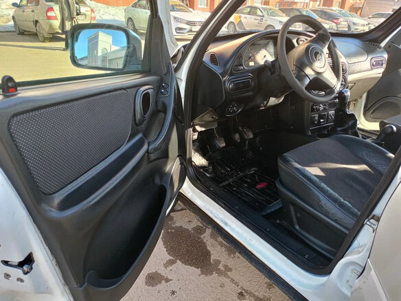 2015 Chevrolet Niva I Рестайлинг, белый, 570000 рублей - вид 14