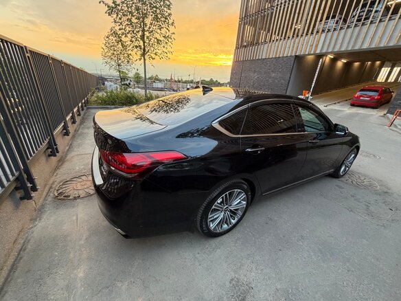 2017 Genesis G80 I, чёрный, 1890000 рублей - вид 3