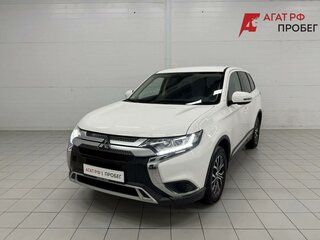 2020 Mitsubishi Outlander III Рестайлинг 3, белый, 2230000 рублей, вид 1