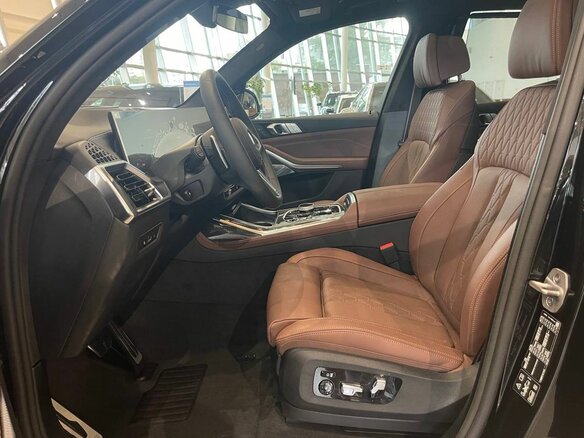 2026 BMW X7 M60i I (G07) Рестайлинг, чёрный, 22200000 рублей - вид 13
