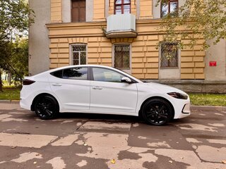 2016 Hyundai Elantra VI (AD), белый, 1199999 рублей, вид 4