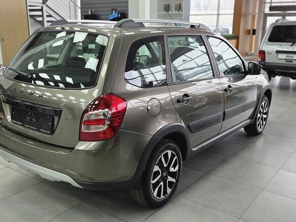 2026 Lada (ВАЗ) Granta Cross I Рестайлинг, коричневый - вид 3