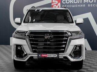2013 Toyota Land Cruiser 200 Series Рестайлинг 1, белый, 4389900 рублей, вид 2
