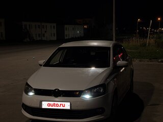 2012 Volkswagen Polo V, белый, 700000 рублей, вид 1