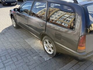 1992 Nissan Primera I (P10), серый, 180000 рублей, вид 4