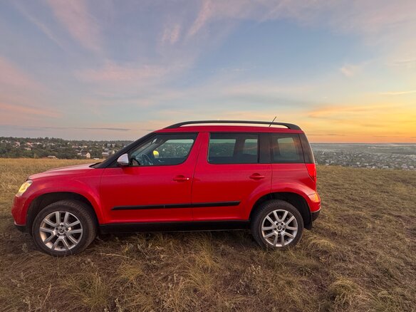 2014 Skoda Yeti I Рестайлинг, красный, 1150000 рублей - вид 3