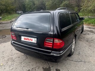 2001 Mercedes-Benz E-Класс 240 II (W210, S210) Рестайлинг, чёрный, 750000 рублей, вид 4