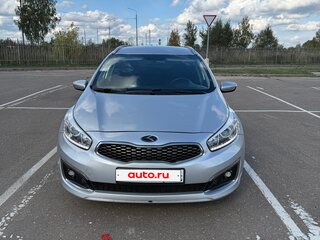 2018 Kia Ceed II Рестайлинг, серебристый, 1400000 рублей, вид 1