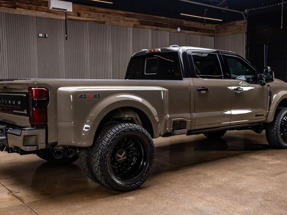 2026 Ford F-350, серый, 18800000 рублей - вид 6