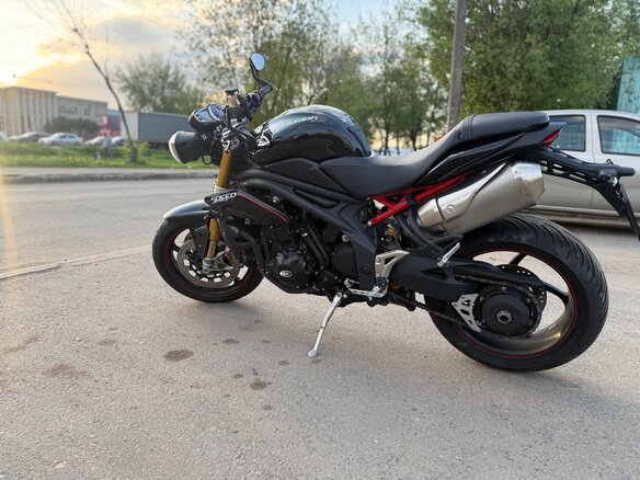 2012 Triumph Speed Triple, чёрный, 695000 рублей - вид 3