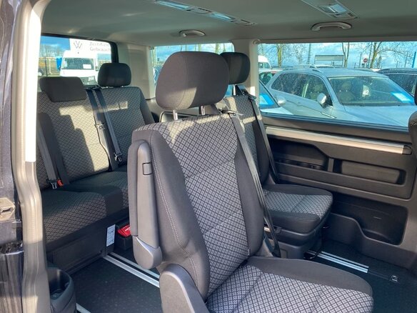 2022 Volkswagen Multivan T6 Рестайлинг, синий, 5350000 рублей - вид 14