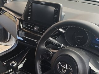 2019 Toyota C-HR I Рестайлинг, белый, 1999000 рублей, вид 4