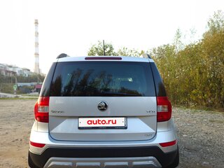 2015 Skoda Yeti I Рестайлинг, серебристый, 1320000 рублей, вид 4