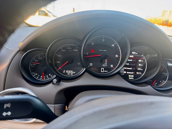 2012 Porsche Cayenne Diesel II (958), чёрный, 2650000 рублей - вид 16
