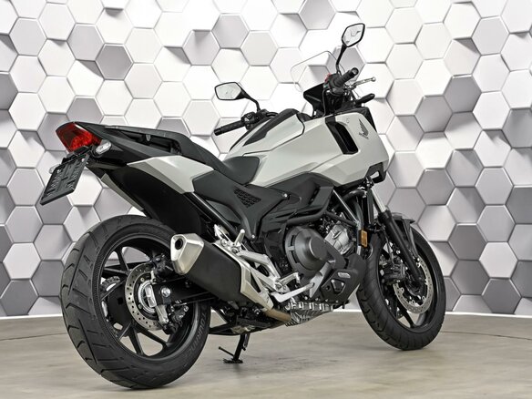 2025 Honda NC 750X, серый, 1299000 рублей - вид 6