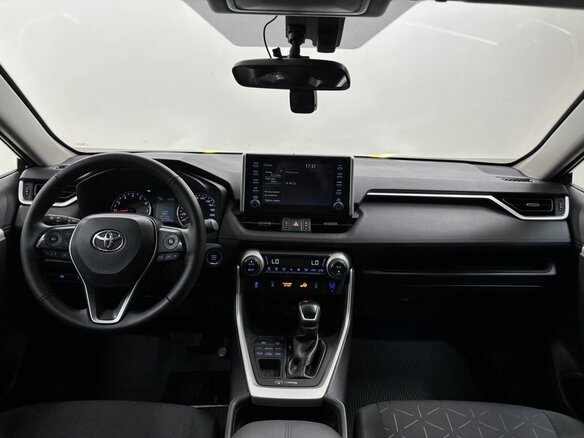 2020 Toyota RAV4 V (XA50), чёрный - вид 16