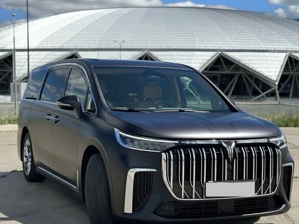 2023 Voyah Dream I, фиолетовый, 7300000 рублей