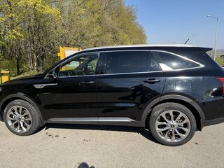2020 Kia Sorento IV, чёрный, 3390000 рублей, вид 4